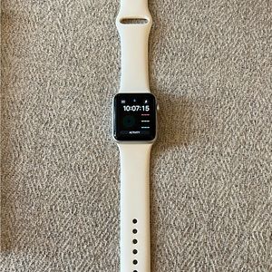 Apple Watch Series 3 with band and charger! 38 mm